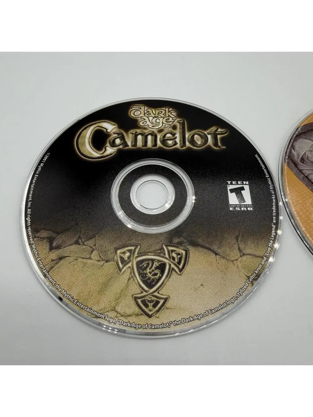 Dark Age of Camelot & Shrouded Isles (2001) - PC CD-ROM Video Game ** Disc Only